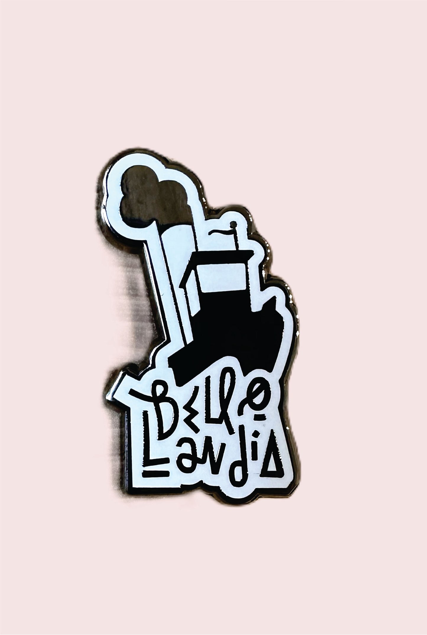 PRE ORDER - Pin Bellolandia